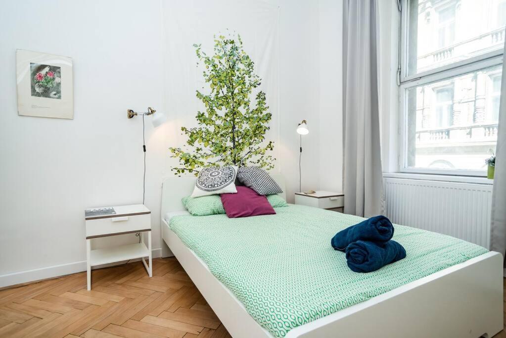 Bright, Spacious Apartment In The Historic Centre プラハ エクステリア 写真