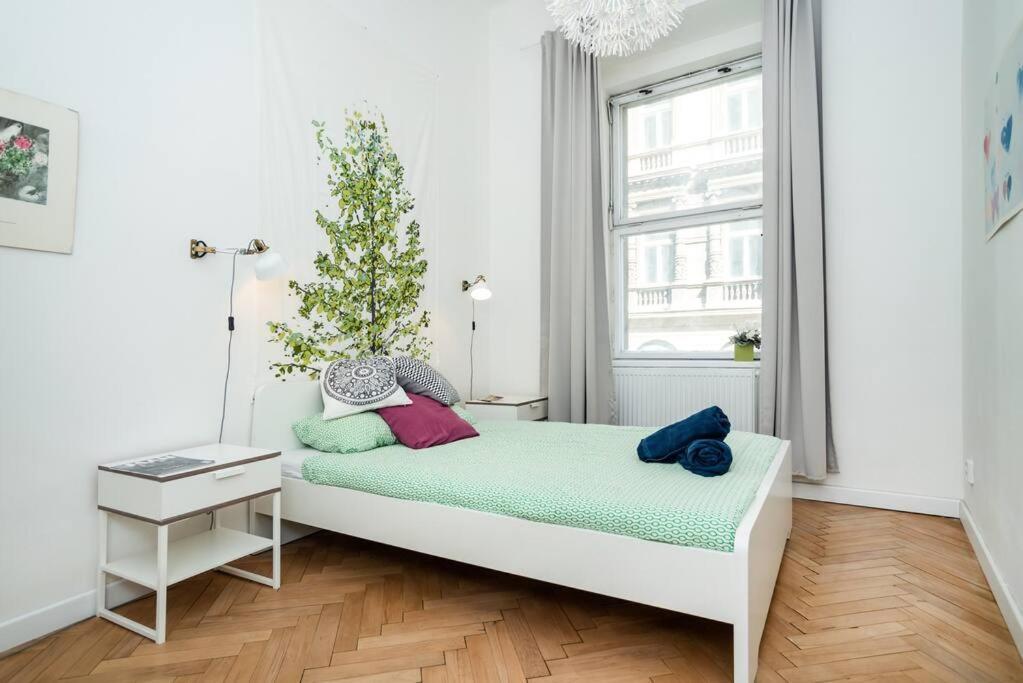 Bright, Spacious Apartment In The Historic Centre プラハ エクステリア 写真