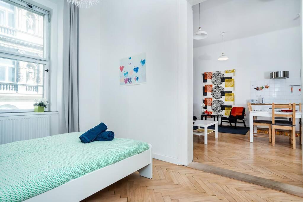 Bright, Spacious Apartment In The Historic Centre プラハ エクステリア 写真